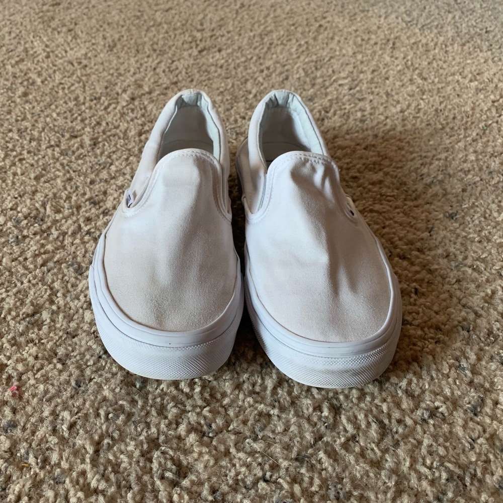 White slip on Vans